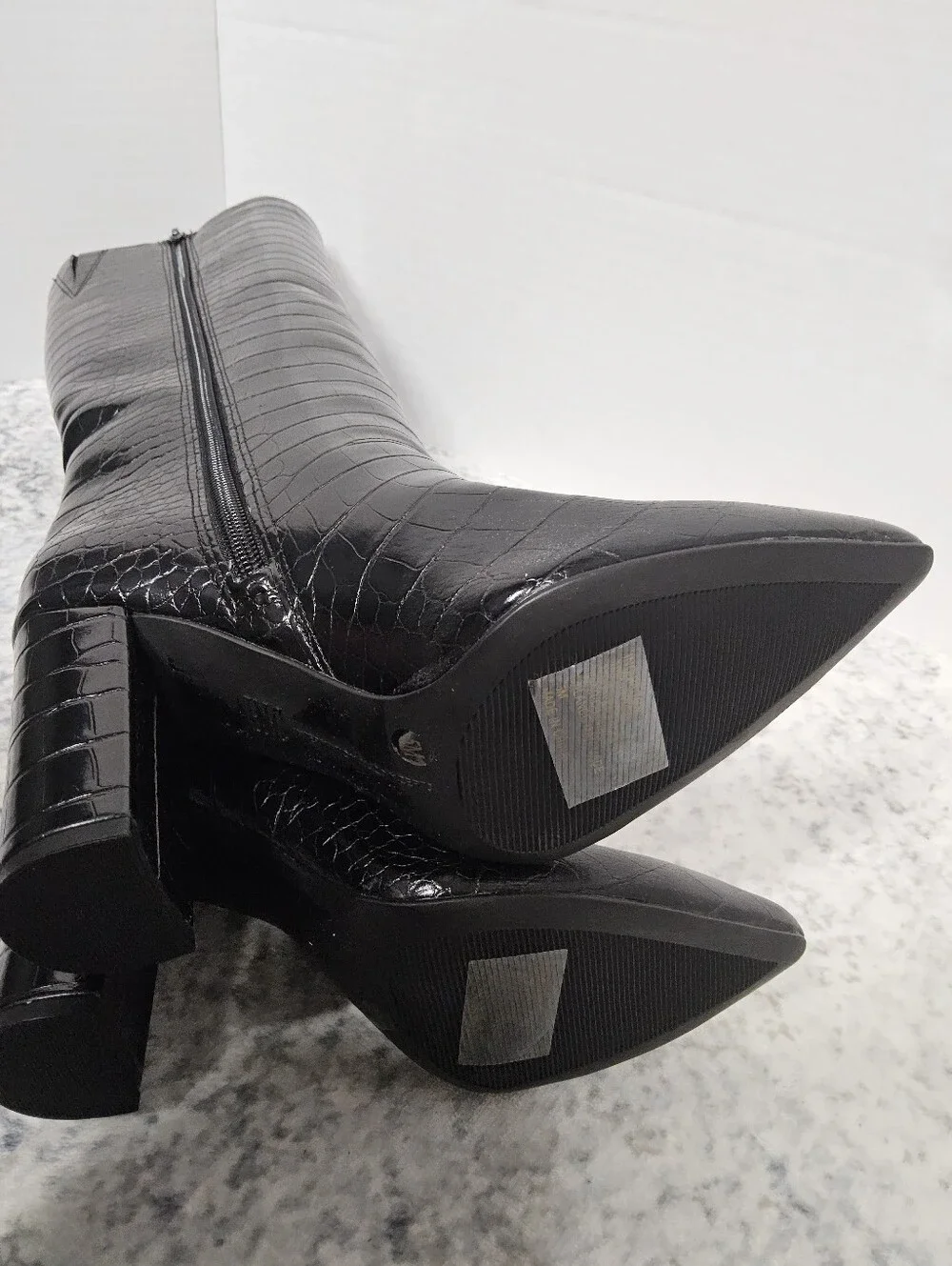 NWOT Size 5M Women's Black Croc-Embossed Knee Boots - Sleek Zip Detail